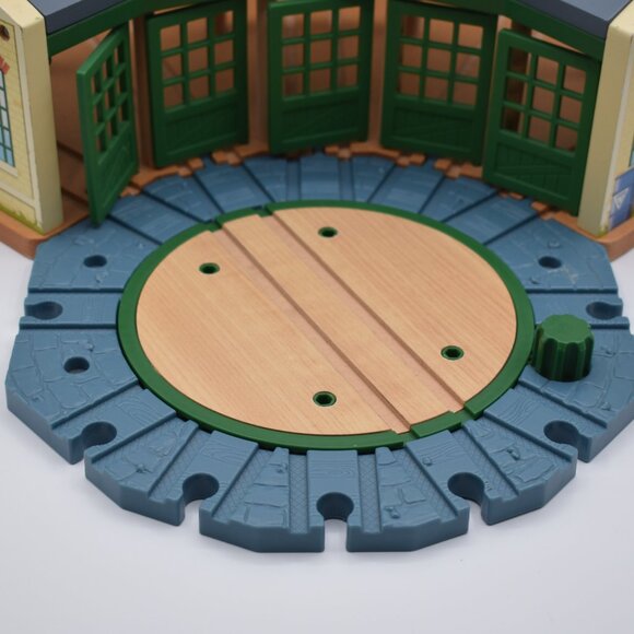 Roundhouse Tidmouth Shed w/5 Stalls Wooden Railway Thomas & Friends Train Engine - Picture 4 of 14